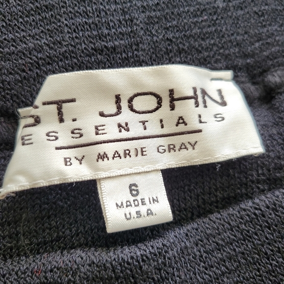 St. John Knit Skirt / Black / Essentials by Marie Gray - Picture 4 of 4